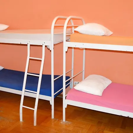 Hostel Golden Gates-2