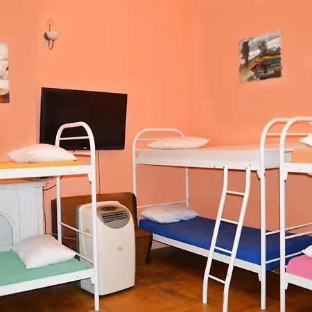 Hostel Golden Gates-3